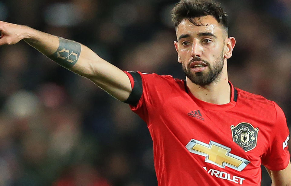 曼联队长B费未来存变数,高薪续约成留队关键