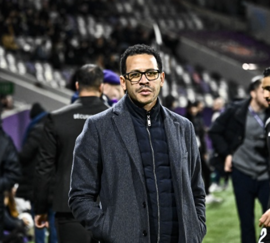 切尔西欧冠前景与罗塞尼尔帅位：变数与期待并存